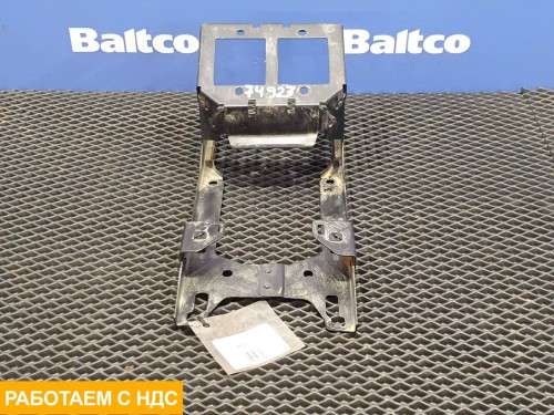 Кронштейн центральной накладки